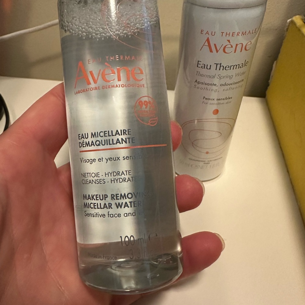 Brand new travel size Avene makeup remover and spring water spray - Picture 2 of 3